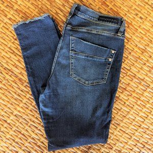 Rock & Republic | Kashmiere Distressed Skinny Jean